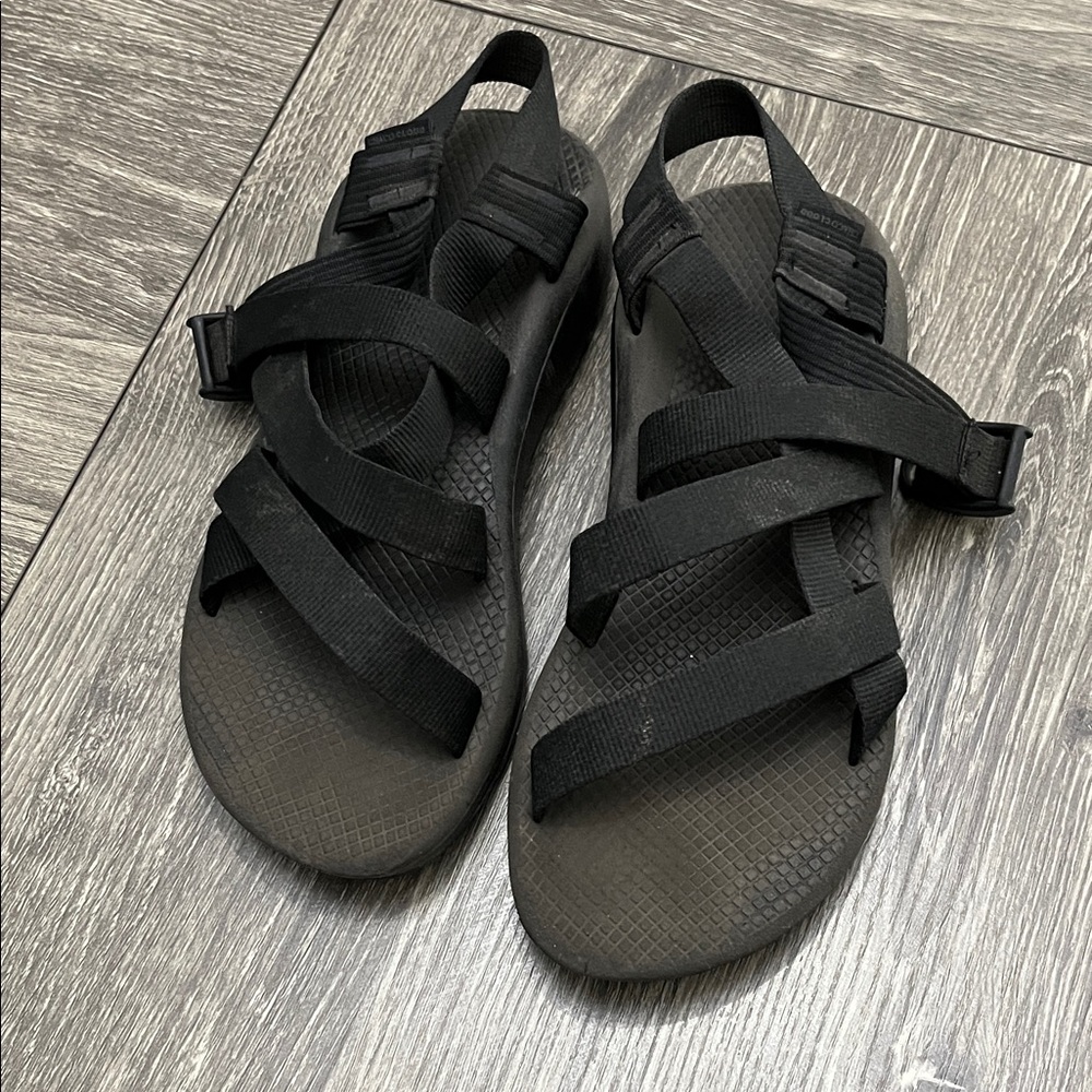 Black Chacos Z2 Adjustable Strap